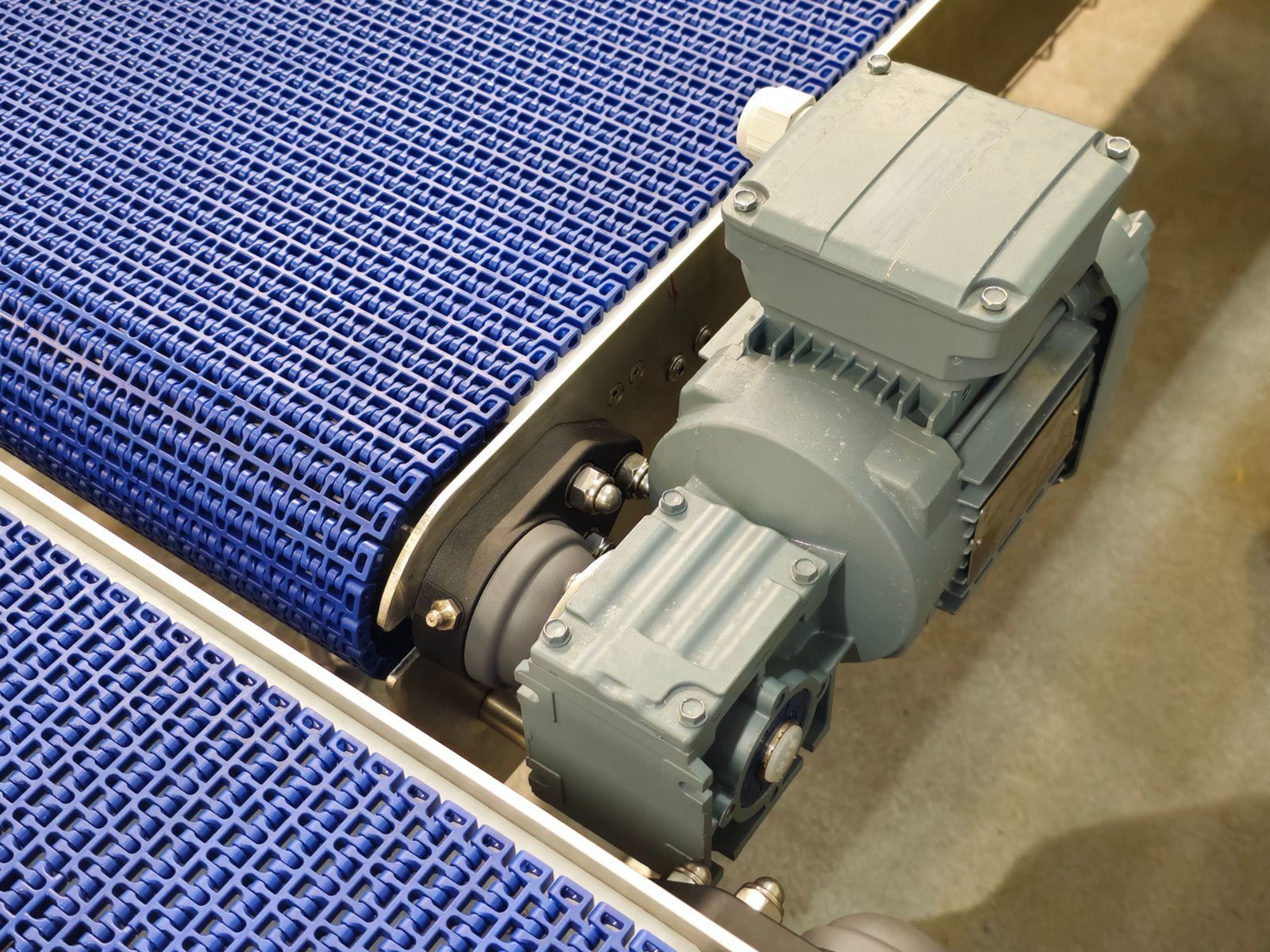 conveyor belt system core components labeled