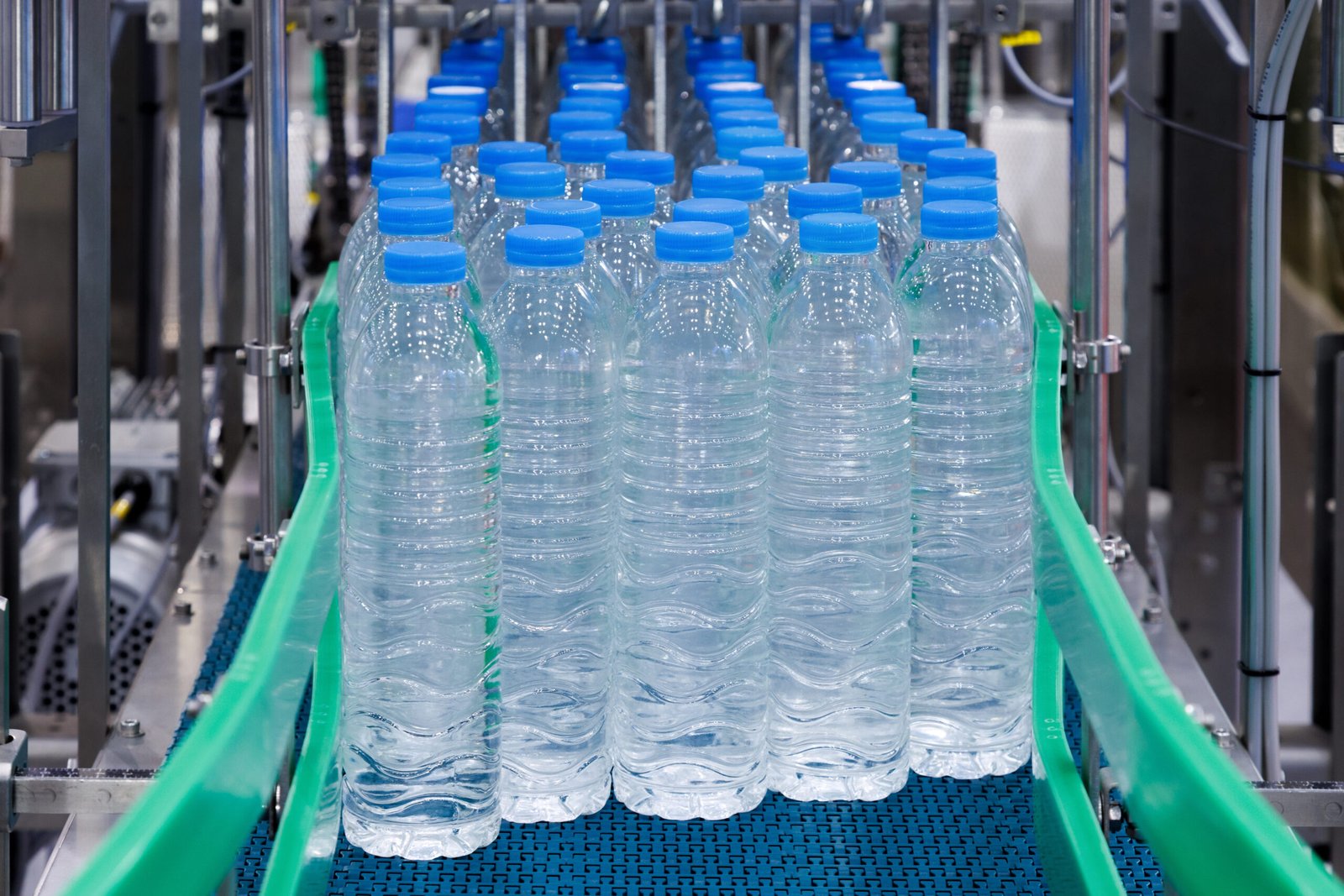 Modular plastic belt conveyor modular belt conveyor system in a food processing facility