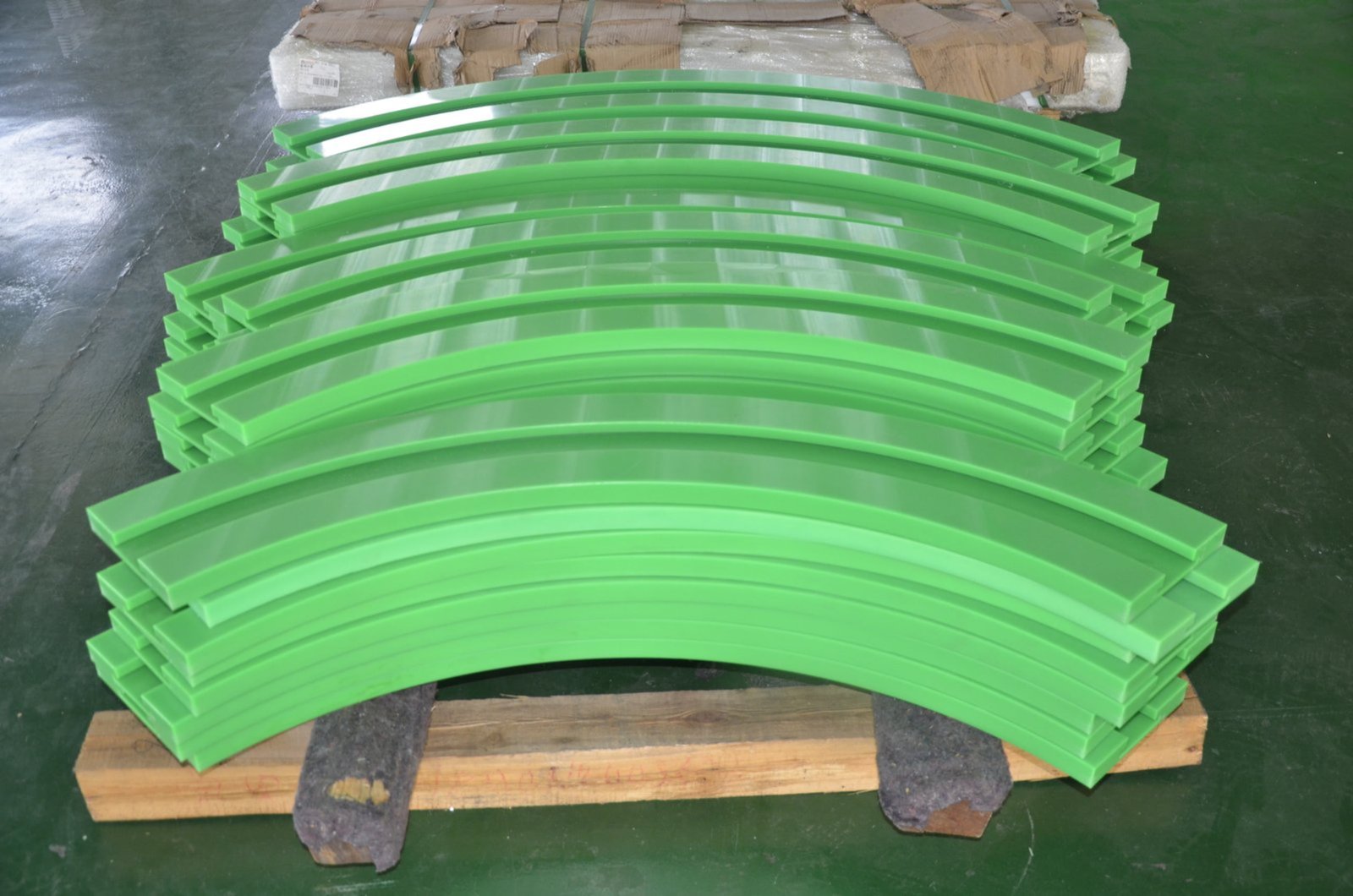 Molytech barrier application - adjustable spacing with quick clamps
