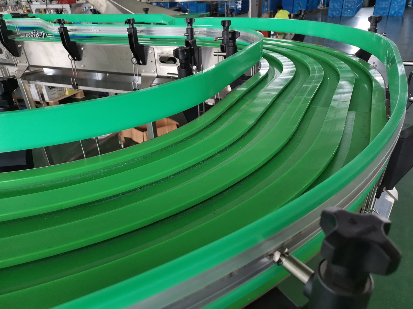 Molytech guide rail application - modular mesh belt nose rod transition
