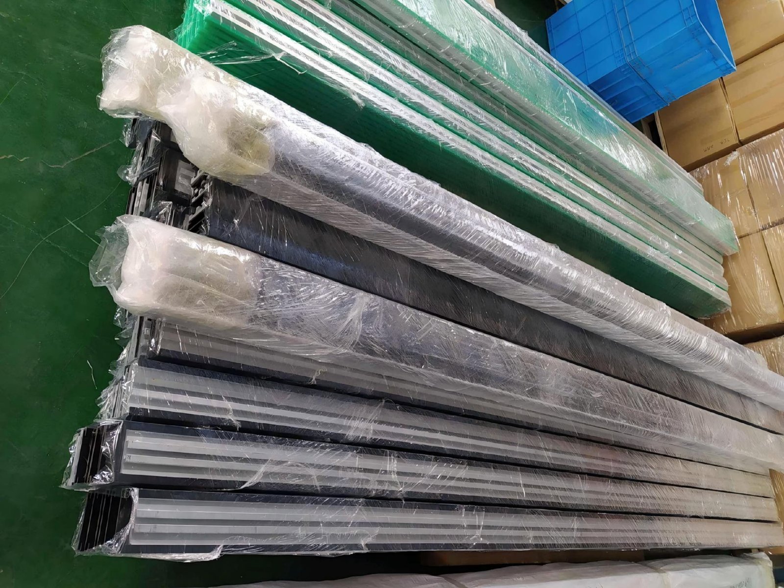 Molytech guide rail application - pharmaceutical conveyor precision guiding