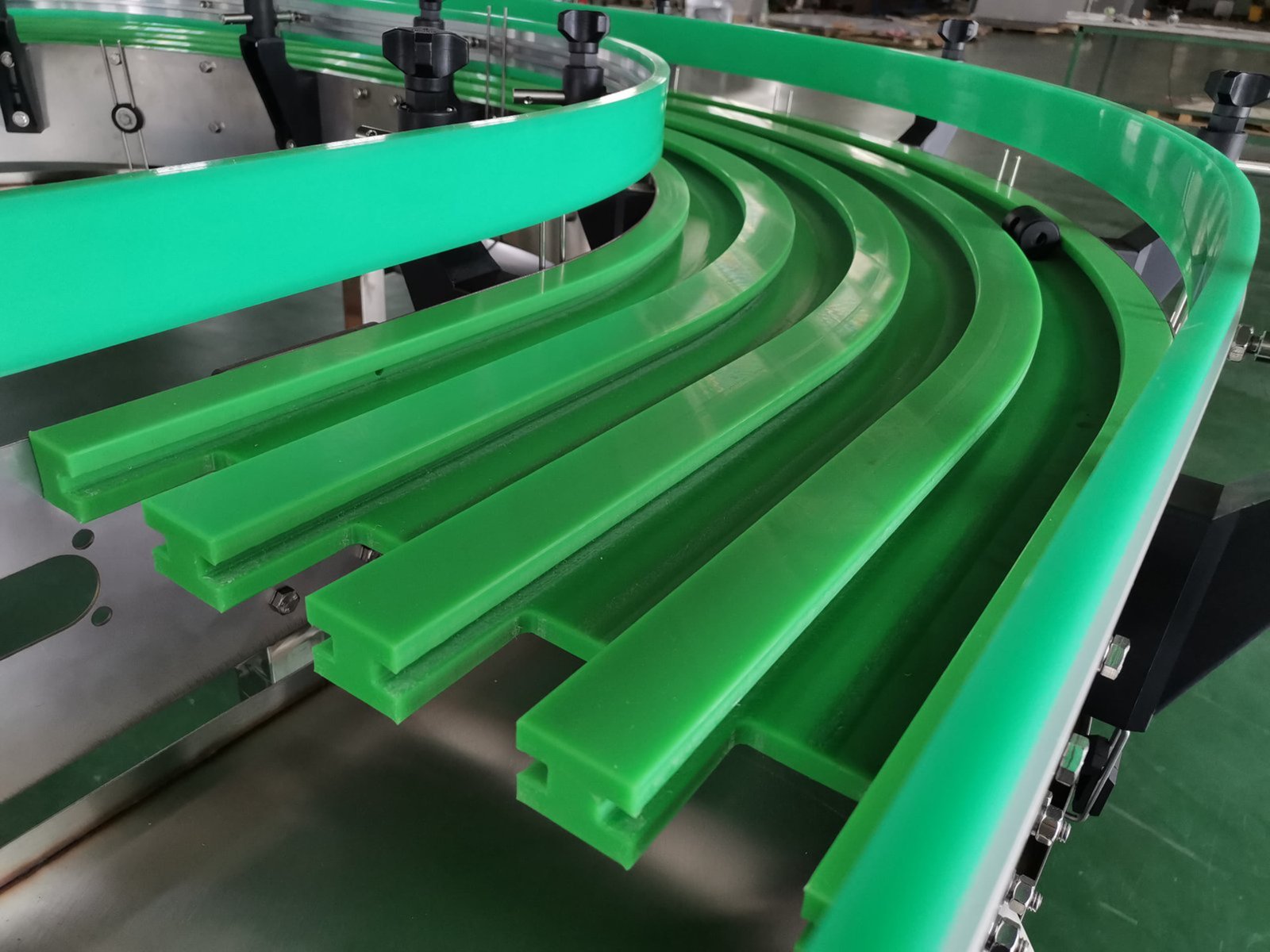 Molytech wear strip application - food production line conveyor guidance