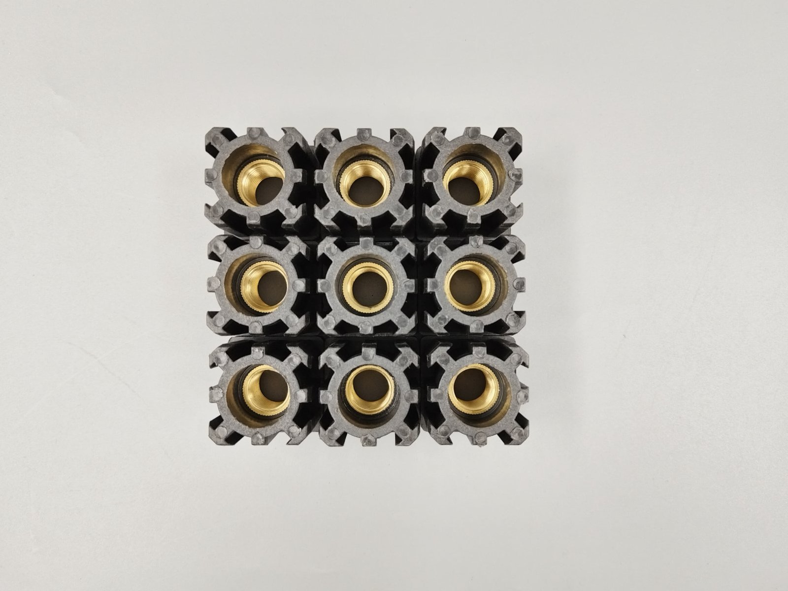 Molytech connector and bracket application - chain pressing